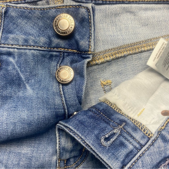 American Eagle Tomgirl Distressed Jeans‎ Size 2 Regular Light Wash - Picture 10 of 14